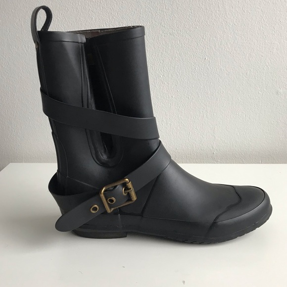 burberry mid buckle rain boot